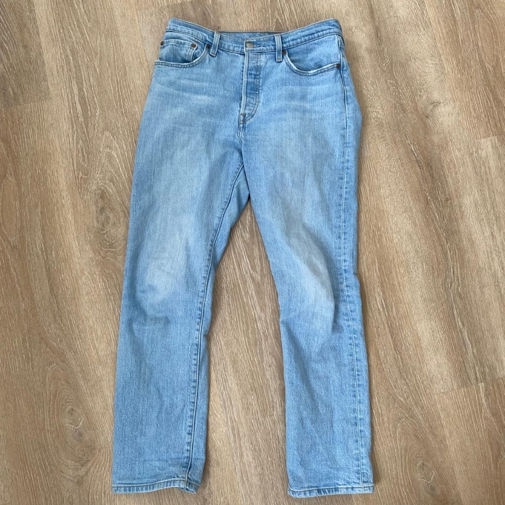 Levi's 501 Light Blue Straight Jeans